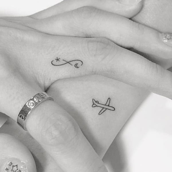  Finger infinity mini tattoo