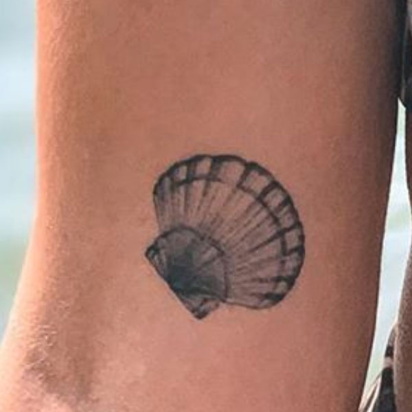  little cute detailed seashell tattoo design