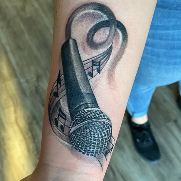 Fascinating 3D Microphone tattoo