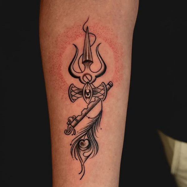 Gorgeous combination of Hari and Har trishul design tattoo