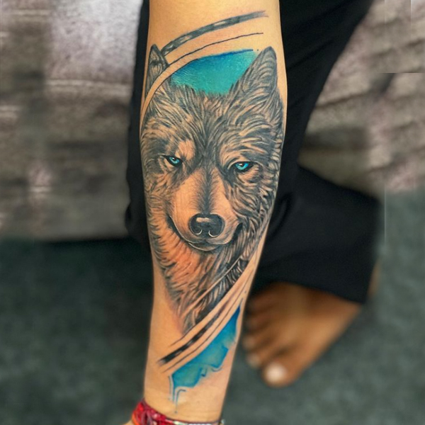  Elegant Wolf colorful tattoo