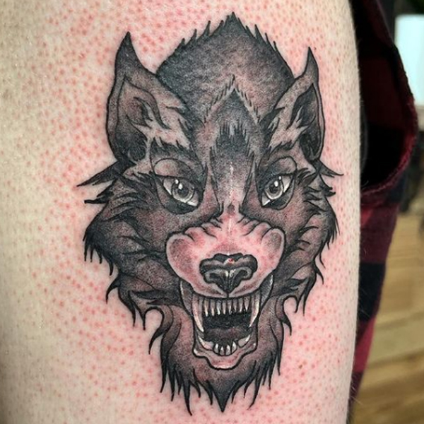 Growling Angry wolf piece for thigh