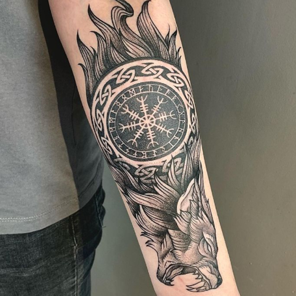 Stunning vegvisir compass and wolf tattoo design