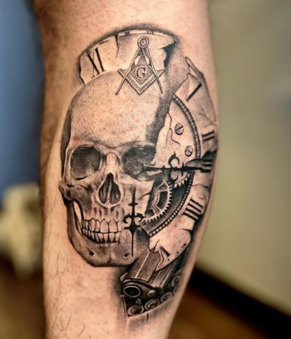 Dazzling half-clock and skull tattoo design