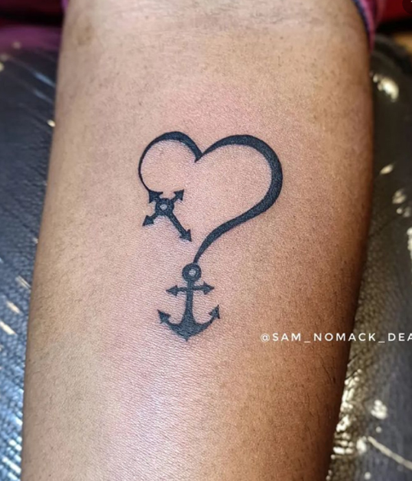 Tiny anchor small heart tattoo design