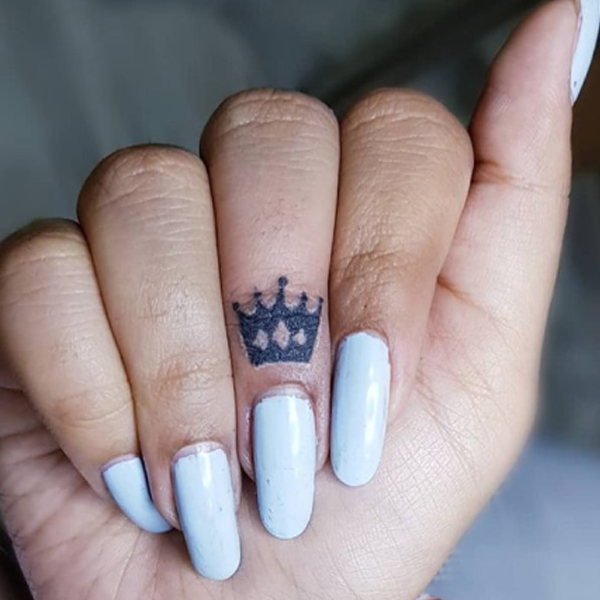 Cute crown finger tattoo designs