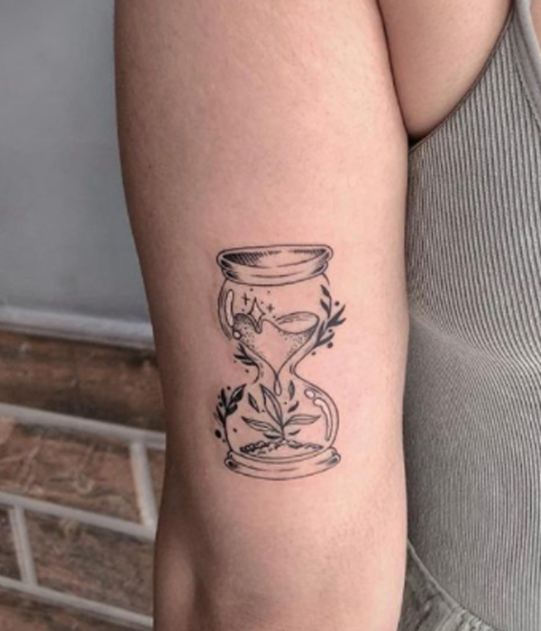 Stunning Small hourglass for women