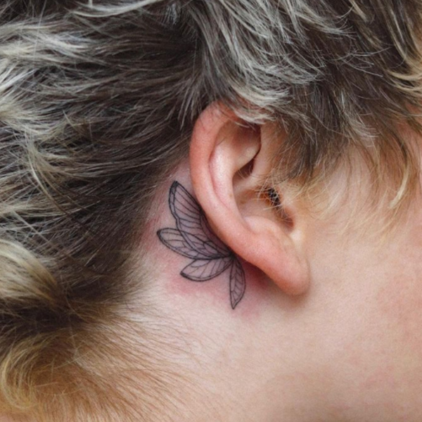 Pretty wings ear tattoo design