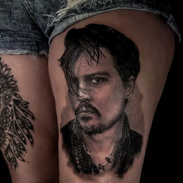 Awesome black and grey portrait of Jonny Depp